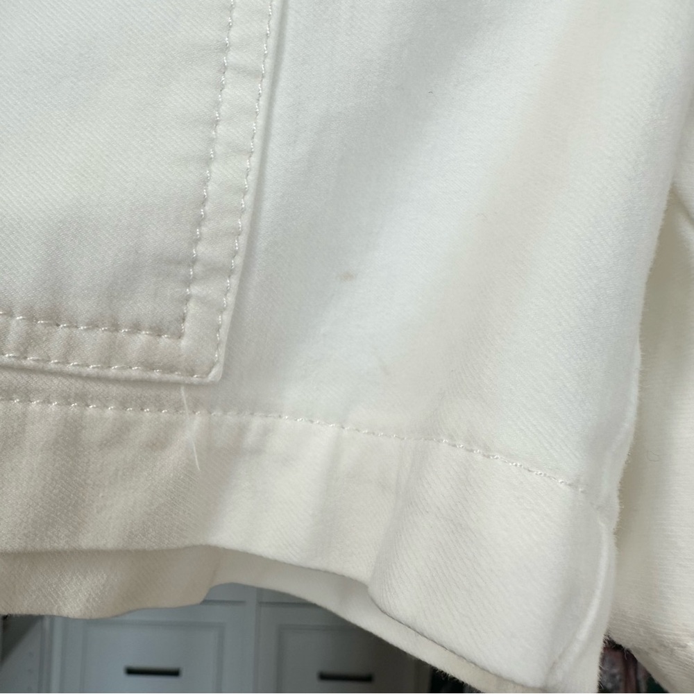 Women's White Belted Shorts - Picture 4 of 5
